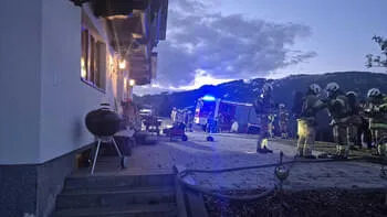 Brand-Bauernhof-Kamin